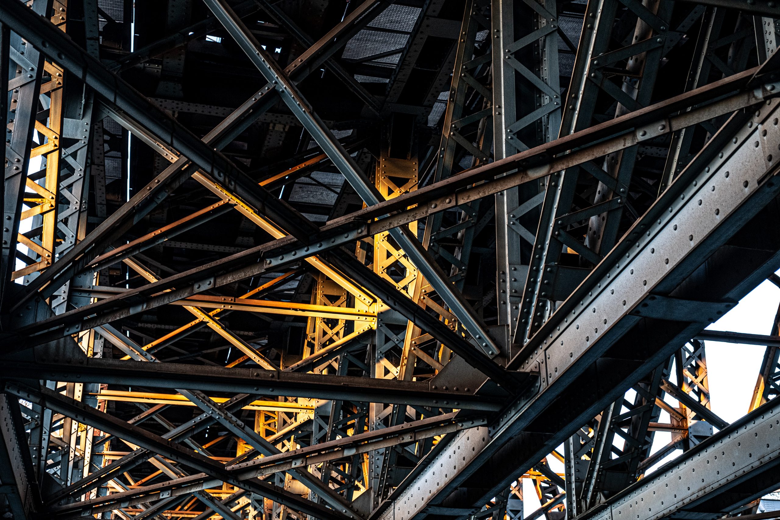 Tinsley Bridge: Transferring knowledge and strengthening steel